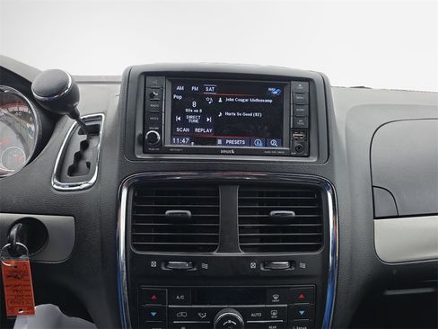 Used 2019 Dodge Grand Caravan GT image 22
