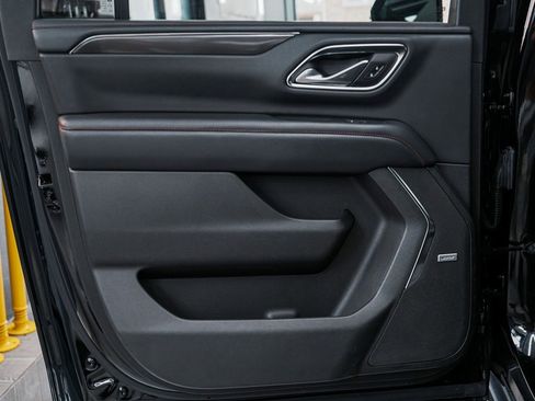 Used 2022 Chevrolet Suburban RST w/ Sport Performance Package image 14