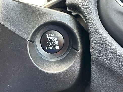 Used 2019 Jeep Compass Latitude AWD/4WD image 31