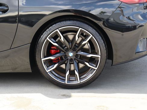 Used 2025 BMW Z4 M40i w/ Premium Package image 28