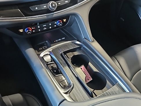 Used 2024 Buick Enclave Premium image 35