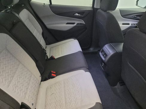 Used 2022 Chevrolet Equinox LT w/ Driver Convenience Package image 19