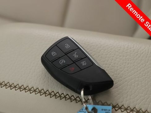 Used 2024 GMC Yukon Denali AWD/4WD image 3