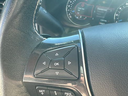 Used 2017 Ford Explorer Platinum image 18