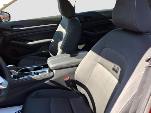 Used 2023 Nissan Altima 2.5 SV AWD/4WD image 11