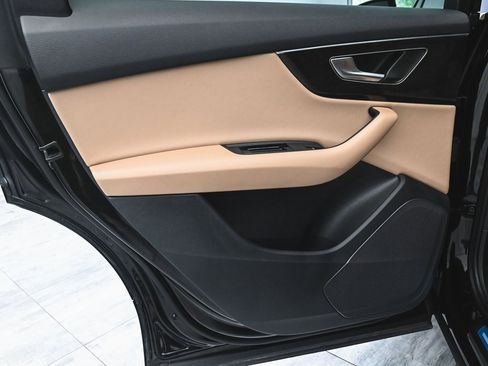 Used 2024 Audi Q7 2.0T Premium w/ Convenience Package image 12