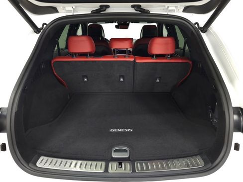 Used 2023 Genesis GV70 2.5T w/ Sport Prestige Package AWD/4WD image 8