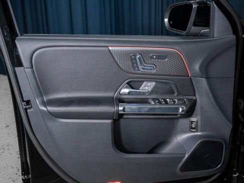 New 2025 Mercedes-Benz GLB 250 image 13