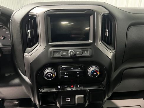 Used 2019 Chevrolet Silverado 1500 Custom Trail Boss w/ Custom Convenience Package image 7