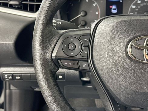 Used 2025 Toyota Corolla LE FWD image 17