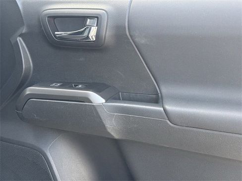 Used 2021 Toyota Tacoma TRD Off-Road w/ TRD Premium Off Road Package image 29