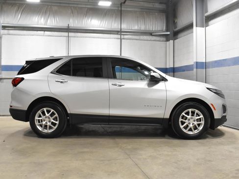 Used 2022 Chevrolet Equinox LT w/ Driver Convenience Package FWD image 26