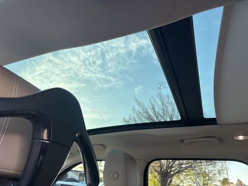 Used 2021 Land Rover Range Rover Velar S image 19