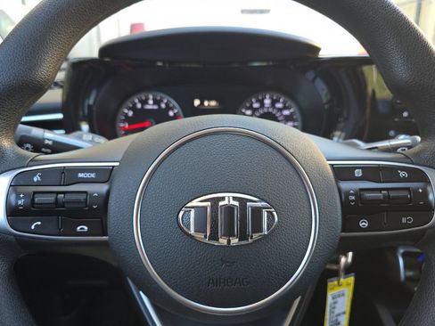 Used 2021 Kia K5 LX FWD image 18