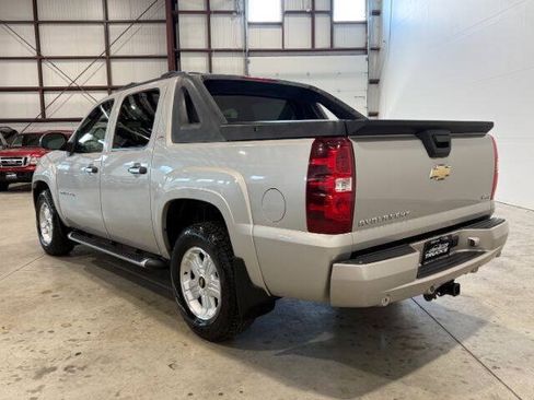 Used 2008 Chevrolet Avalanche LTZ AWD/4WD image 11