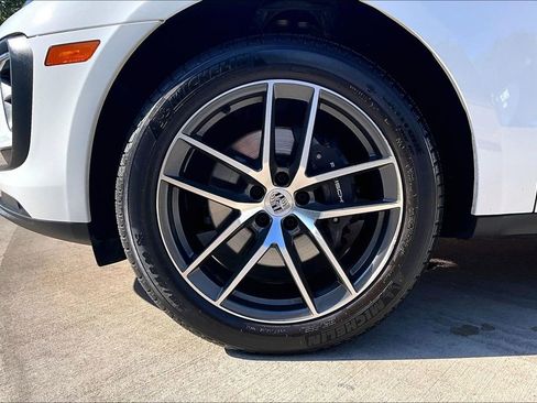 Used 2023 Porsche Macan AWD/4WD image 11