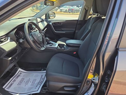 Used 2019 Toyota RAV4 LE w/ Carpet Mat Package image 9