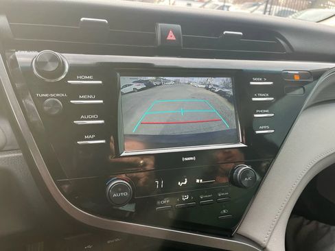 Used 2020 Toyota Camry SE image 22