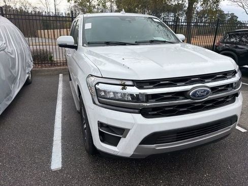 Used 2024 Ford Expedition Limited image 15