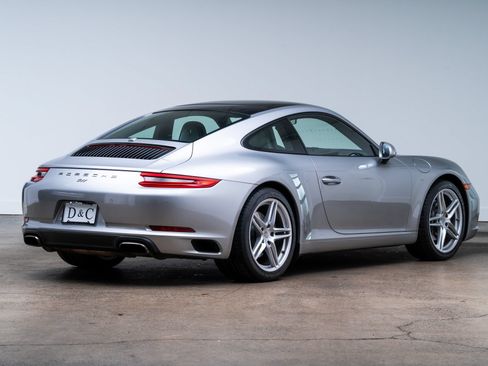 Used 2018 Porsche 911 Carrera RWD image 7