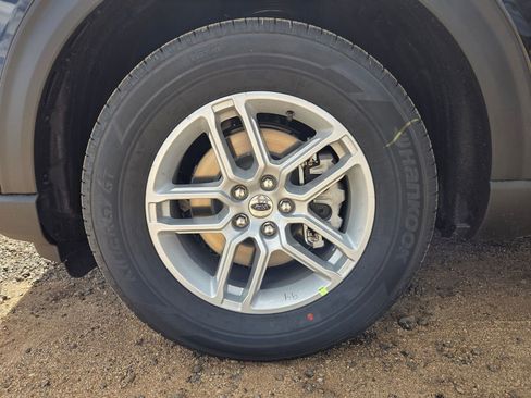 New 2026 Ford Explorer Active RWD image 10