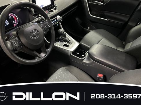 Used 2025 Toyota RAV4 XLE AWD/4WD image 10
