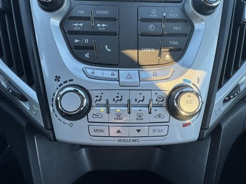 Used 2015 GMC Terrain SLE image 17