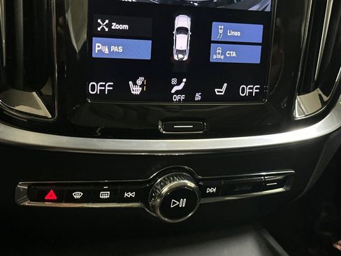 Used 2021 Volvo S60 T5 Momentum image 19