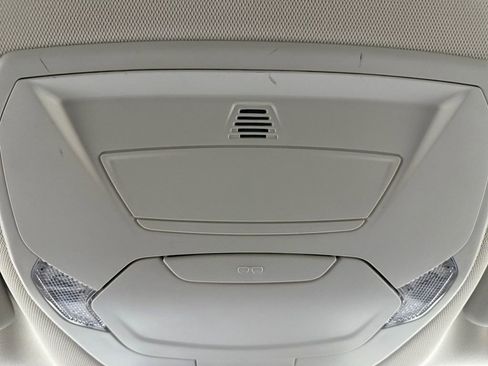 Used 2018 Ford Escape SE image 32