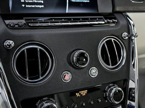 Used 2019 Rolls-Royce Cullinan image 35