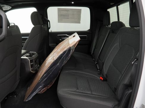 New 2026 RAM 1500 4x4 Crew Cab image 17