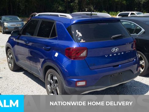 Used 2023 Hyundai Venue Limited FWD image 4
