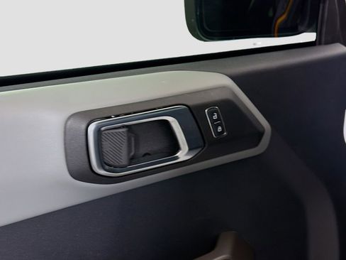 Used 2023 Ford Bronco Badlands image 21