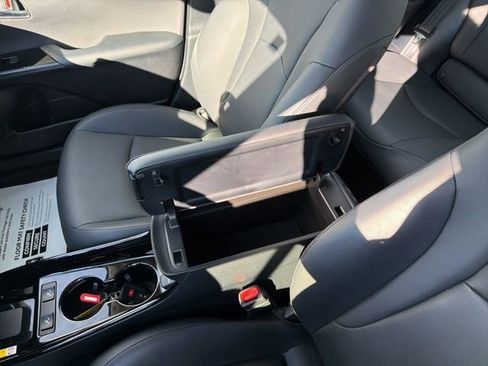 Used 2022 Toyota Prius XLE image 22