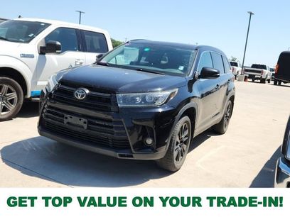 Used 2019 Toyota Highlander SE