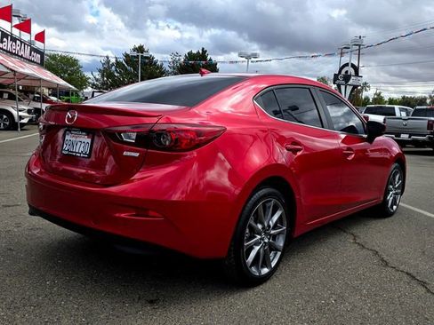 Used 2018 MAZDA MAZDA3 Touring image 4