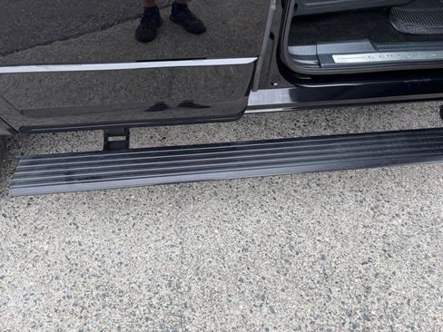 Used 2016 Lincoln Navigator Select AWD/4WD image 30