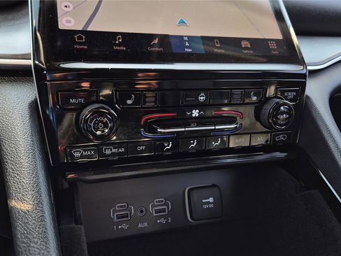 Used 2023 Jeep Grand Cherokee Limited AWD/4WD image 21