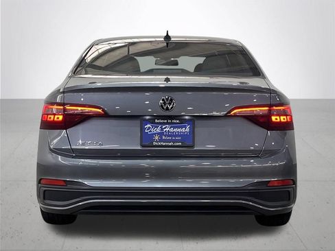 Used 2022 Volkswagen Jetta Sport FWD image 11