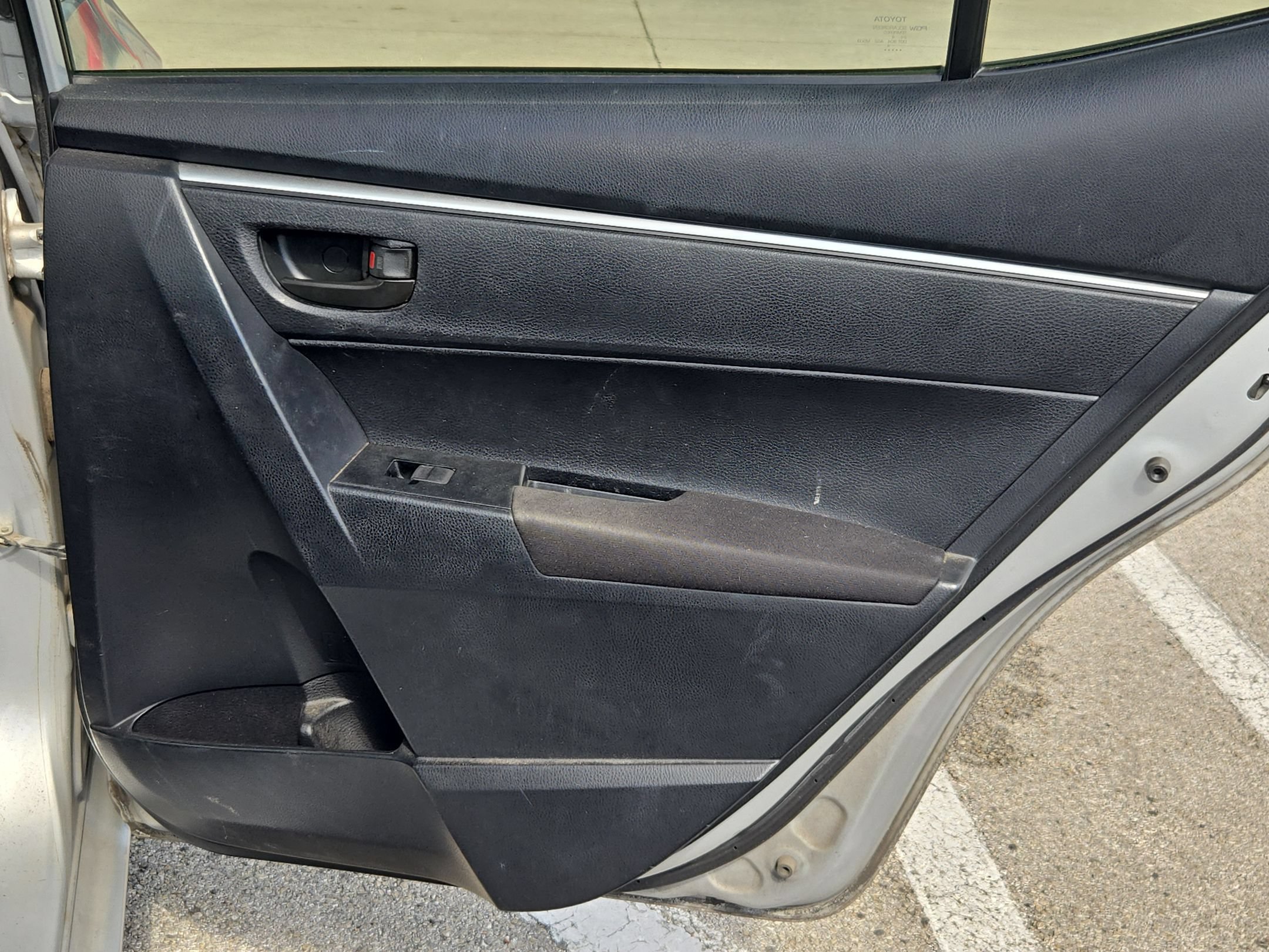 Used 2014 Toyota Corolla L FWD image 26