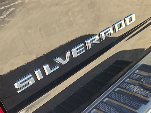 Used 2025 Chevrolet Silverado 2500 LT image 31