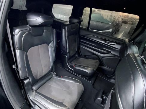 Used 2023 Jeep Grand Cherokee L Laredo image 19