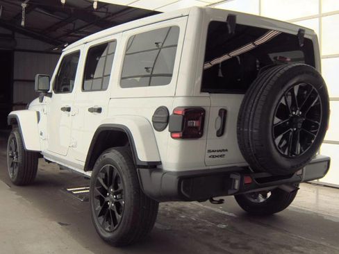 Used 2025 Jeep Wrangler Unlimited Sahara w/ Safety Group image 6