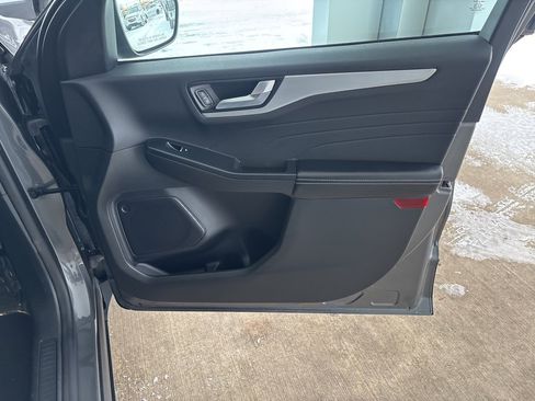 Used 2024 Ford Escape Platinum image 37