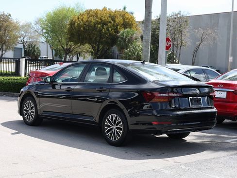 Used 2019 Volkswagen Jetta SE image 4