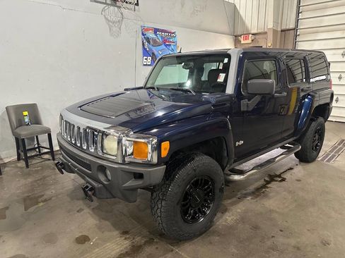 Used 2007 HUMMER H3 image 3
