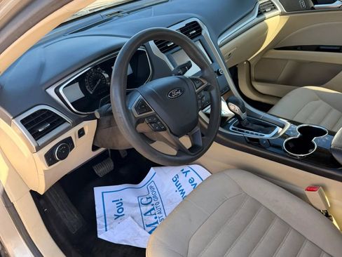 Used 2015 Ford Fusion SE FWD image 11
