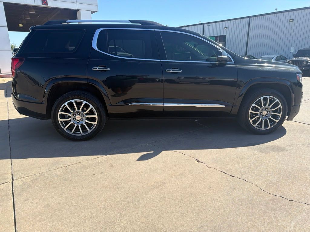 Used 2021 GMC Acadia Denali w/ Denali Technology Package FWD image 2