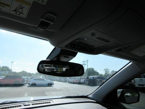 Used 2022 GMC Terrain SLT FWD image 26