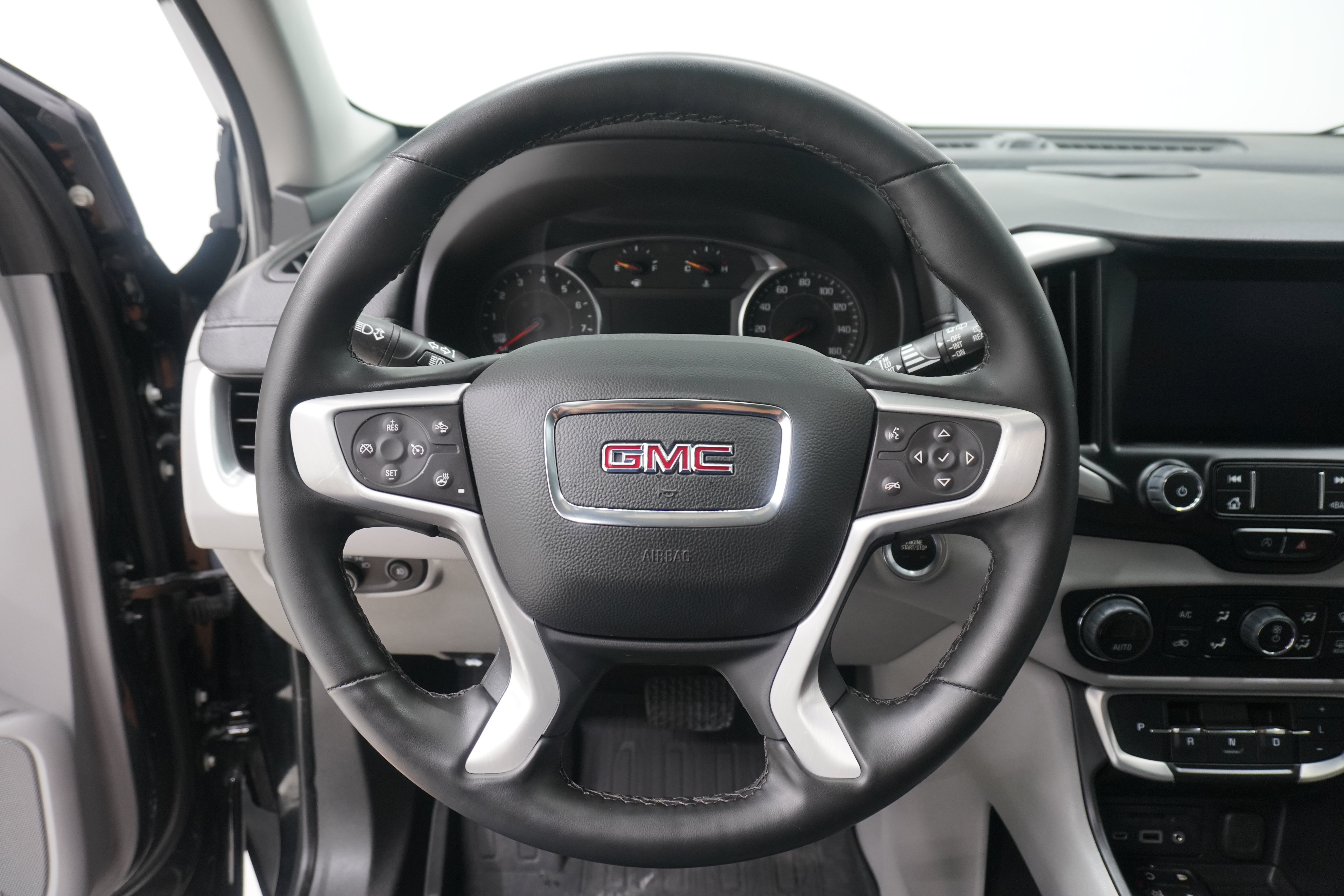 Used 2023 GMC Terrain SLT w/ Infotainment Package II AWD/4WD image 18